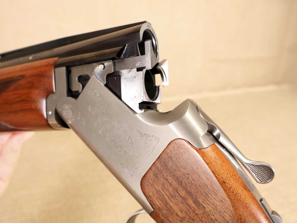 Browning White Lightning 12-Gauge 28" O/U 3" Vent Rib Shotgun Engraved-img-27