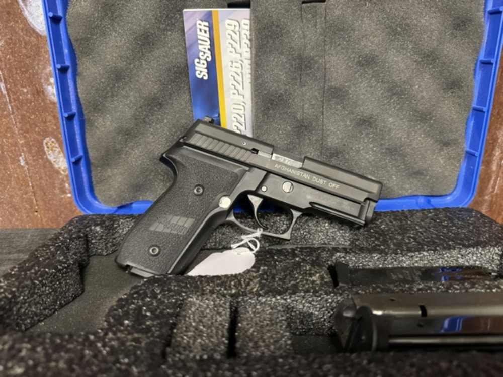 SIG P229 WITH ORIG. CASE, (4) MAGS "AFGHANISTAN DUST OFF"-img-1
