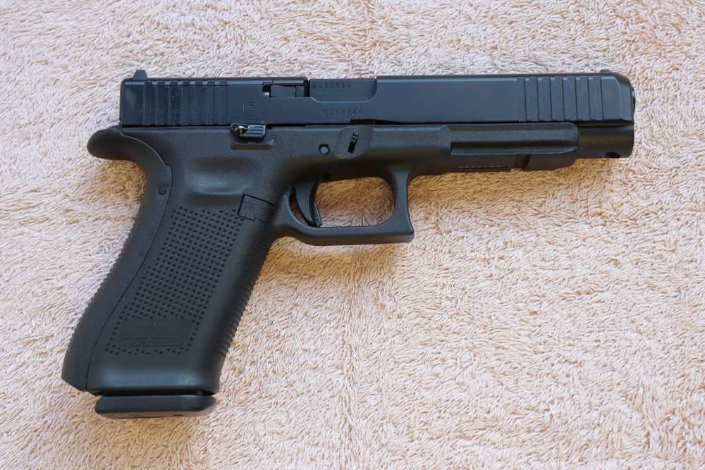 Glock 34 Gen 5 near new in box-img-2