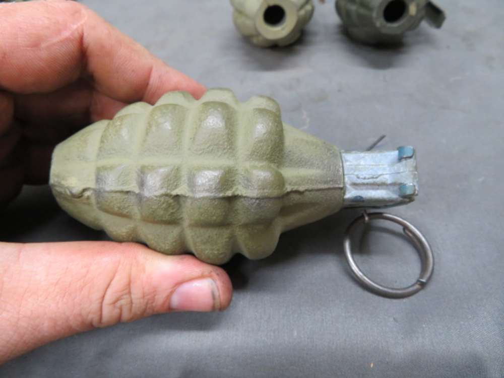 LOT OF 3 WWII US MK 2 STYLE DUMMY GRENADES W/ CARRIER-img-2