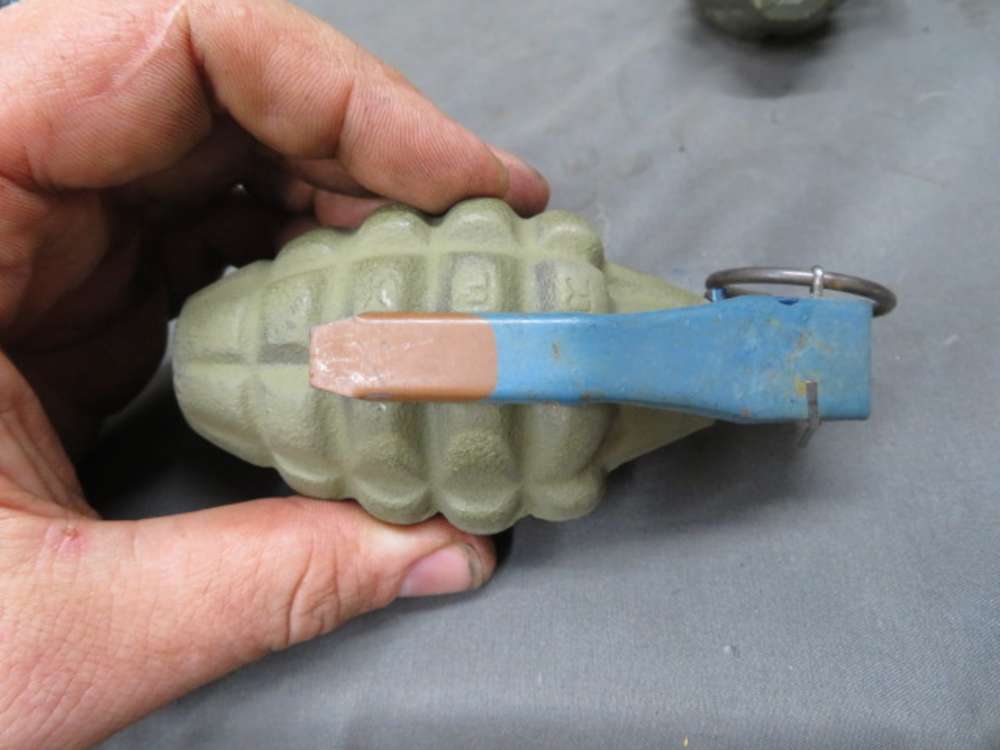 LOT OF 3 WWII US MK 2 STYLE DUMMY GRENADES W/ CARRIER-img-10