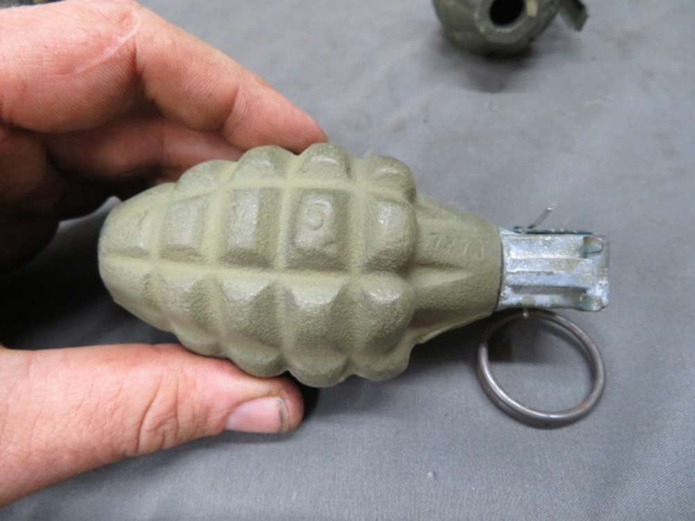 LOT OF 3 WWII US MK 2 STYLE DUMMY GRENADES W/ CARRIER-img-8