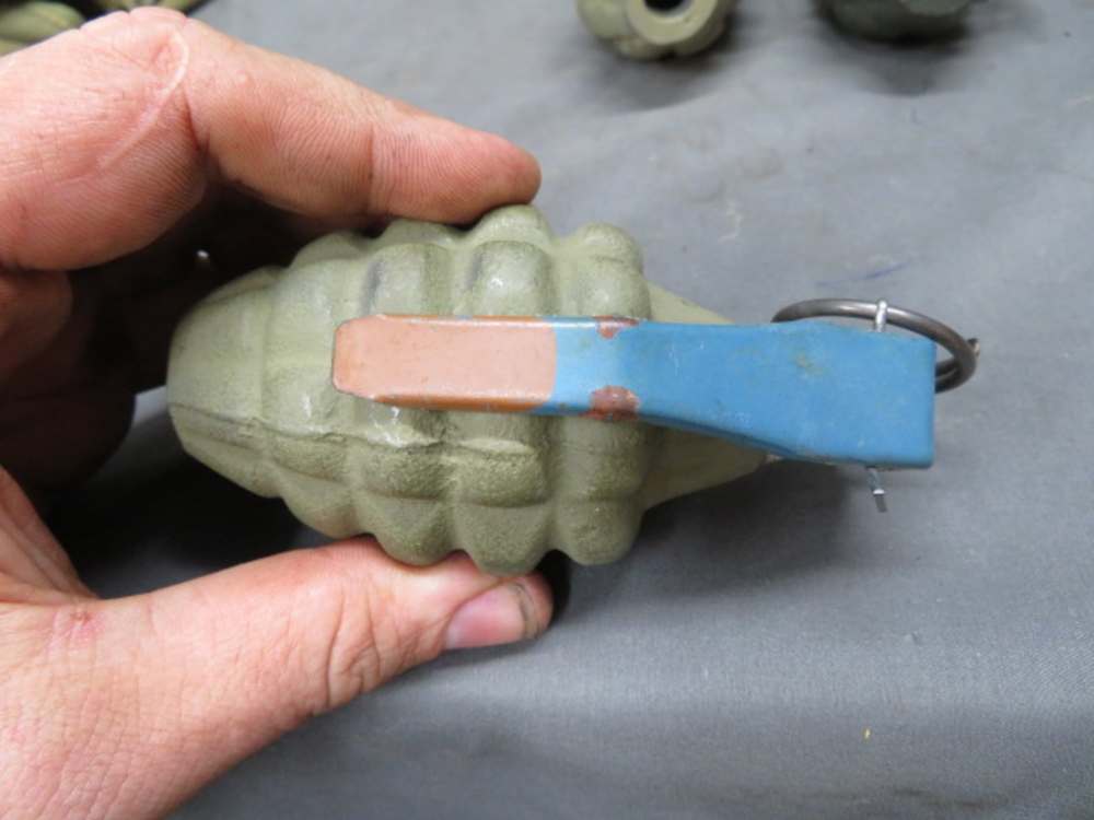 LOT OF 3 WWII US MK 2 STYLE DUMMY GRENADES W/ CARRIER-img-4