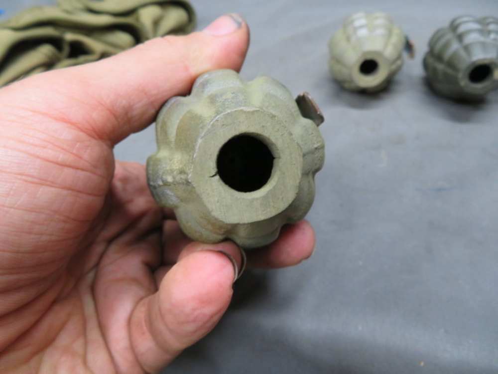 LOT OF 3 WWII US MK 2 STYLE DUMMY GRENADES W/ CARRIER-img-6