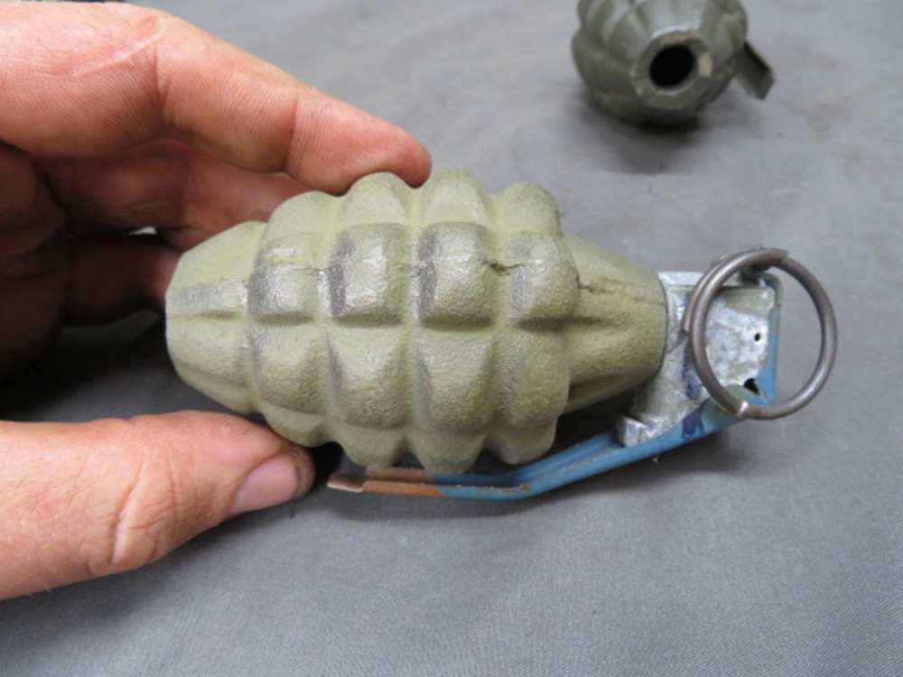 LOT OF 3 WWII US MK 2 STYLE DUMMY GRENADES W/ CARRIER-img-7