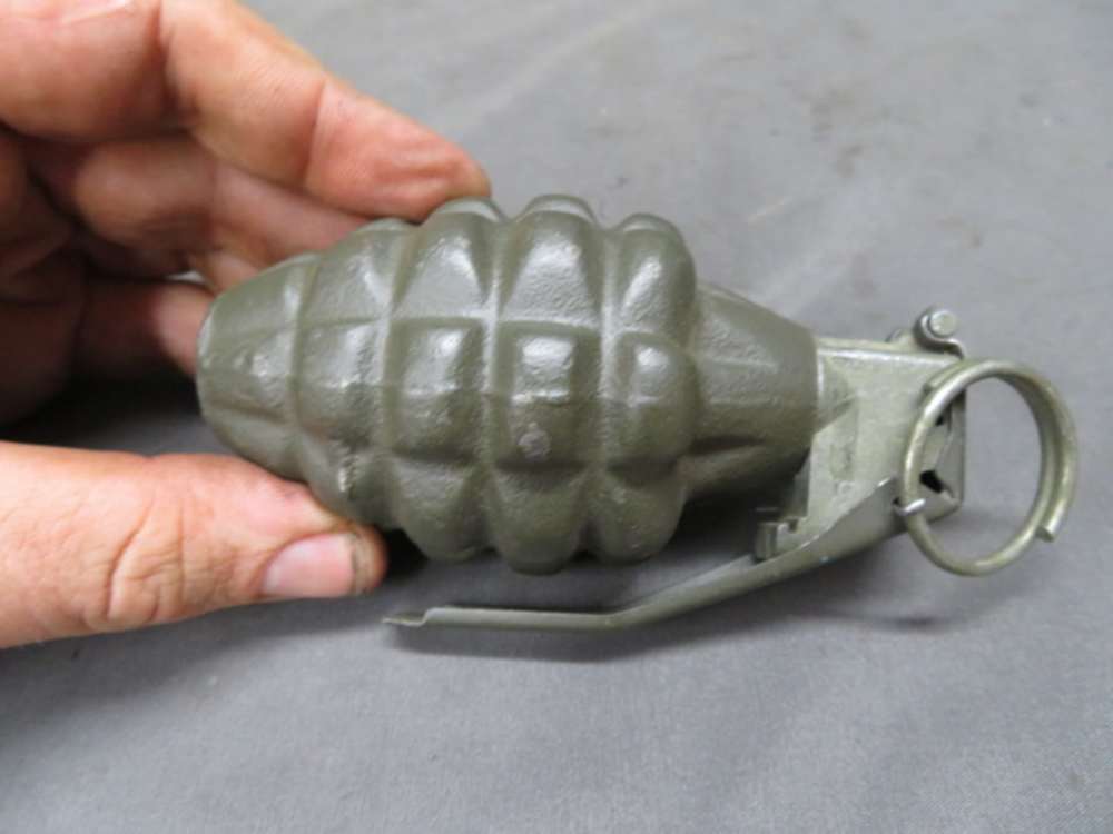 LOT OF 3 WWII US MK 2 STYLE DUMMY GRENADES W/ CARRIER-img-13