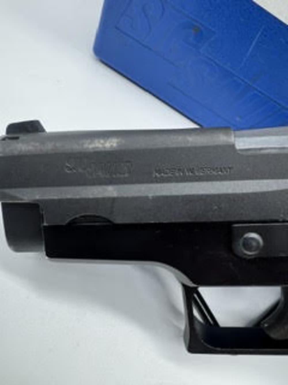 Sig Sauer P-6 -img-4