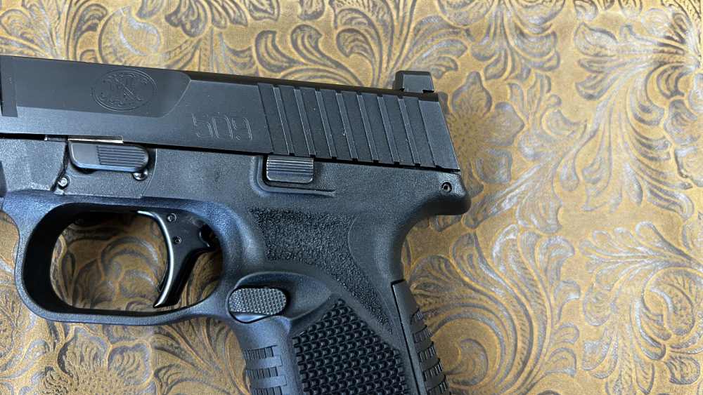 FN 509 9x19 Pistol Crimson Trace Green Laser Soft Case Three Magazines-img-10