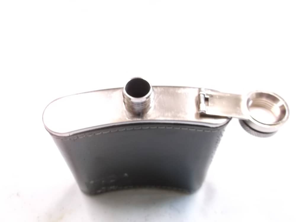 WHISKY OR WATER FLASK 6oz. STAINLESS STEEL WATER TIGHT. NEW -img-3