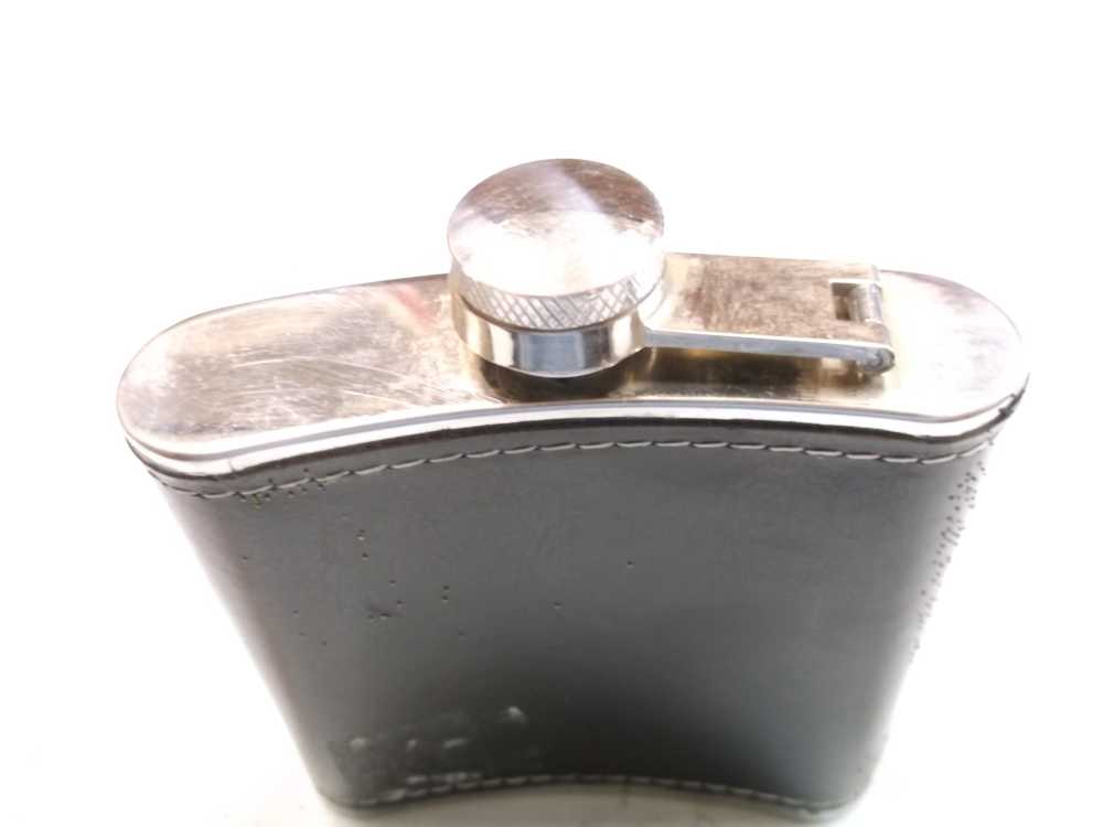 WHISKY OR WATER FLASK 6oz. STAINLESS STEEL WATER TIGHT. NEW -img-2