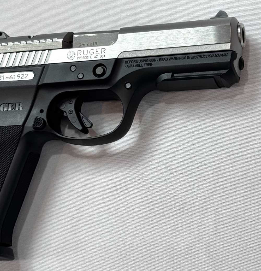 Ruger SR9 Pistol, 9mm, 4 1/8" Barrel, FIVE x 17 Round Mags, Nice!-img-5