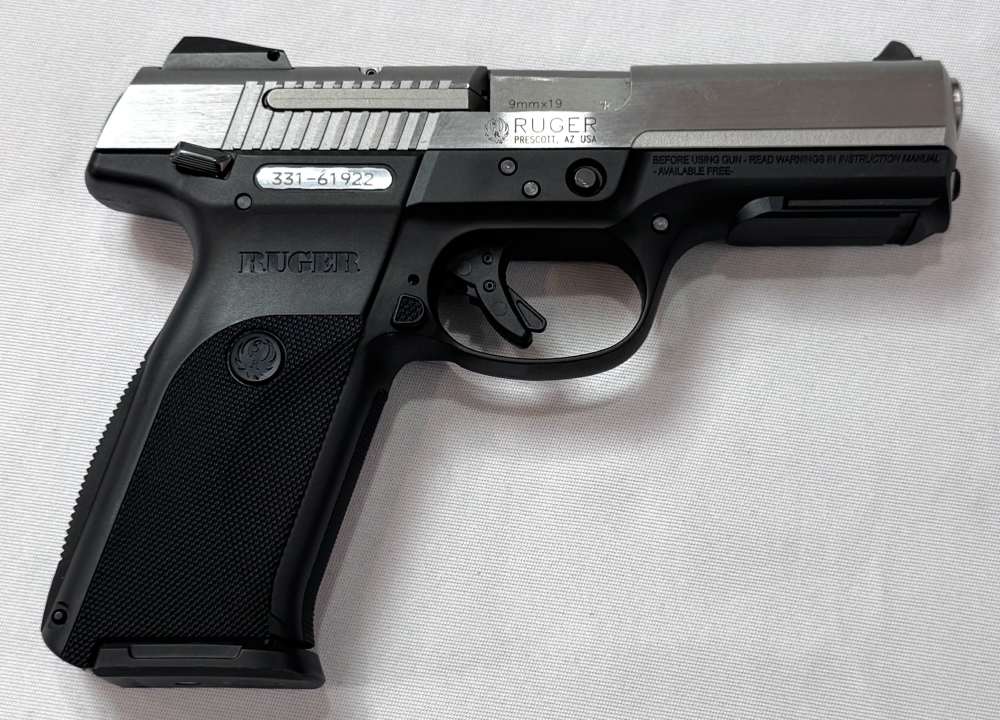 Ruger SR9 Pistol, 9mm, 4 1/8" Barrel, FIVE x 17 Round Mags, Nice!-img-3
