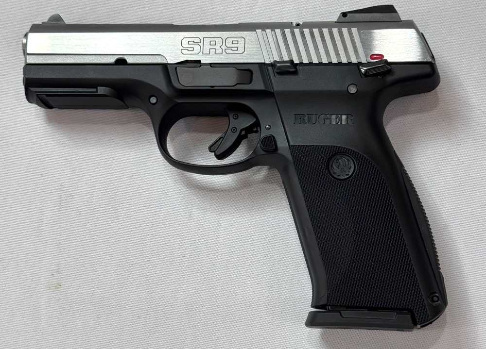 Ruger SR9 Pistol, 9mm, 4 1/8" Barrel, FIVE x 17 Round Mags, Nice!-img-0