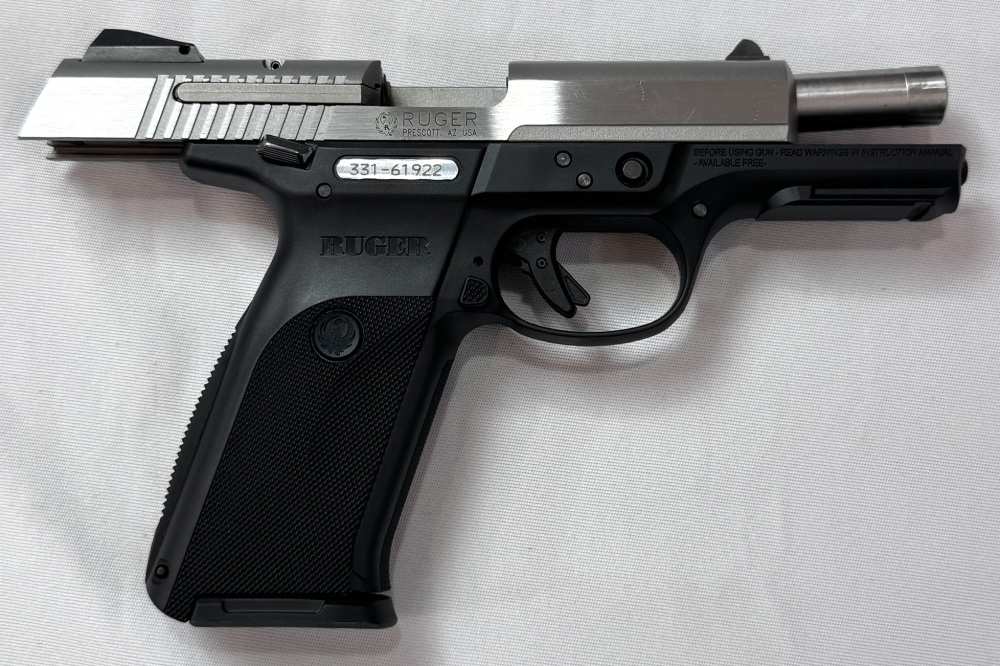Ruger SR9 Pistol, 9mm, 4 1/8" Barrel, FIVE x 17 Round Mags, Nice!-img-6