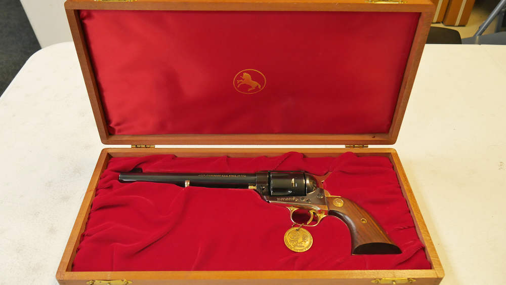 Colt SAA 125th Anniversary Edition w/ Presentation Box Excellent Condition-img-4