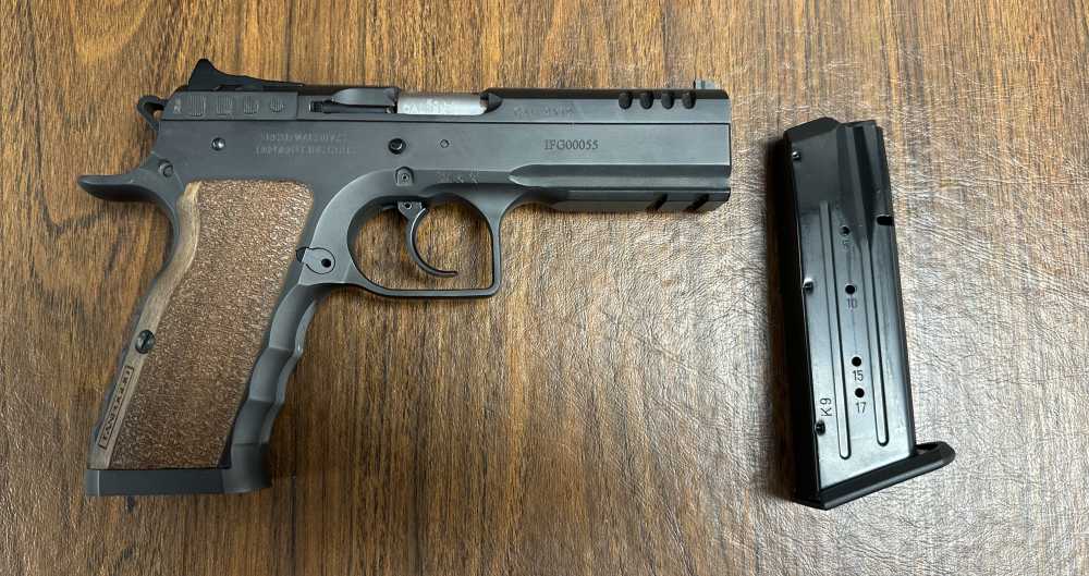 Tanfoglio Stock I 9mm 4.5” like new -img-0