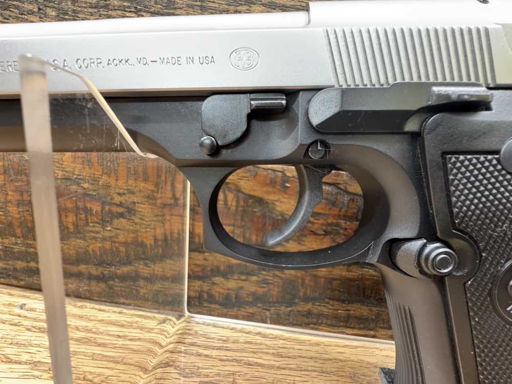 Beretta 92FS Double/Single-Action Semi-Auto Pistol-PENNY START! NO RESERVE!-img-7