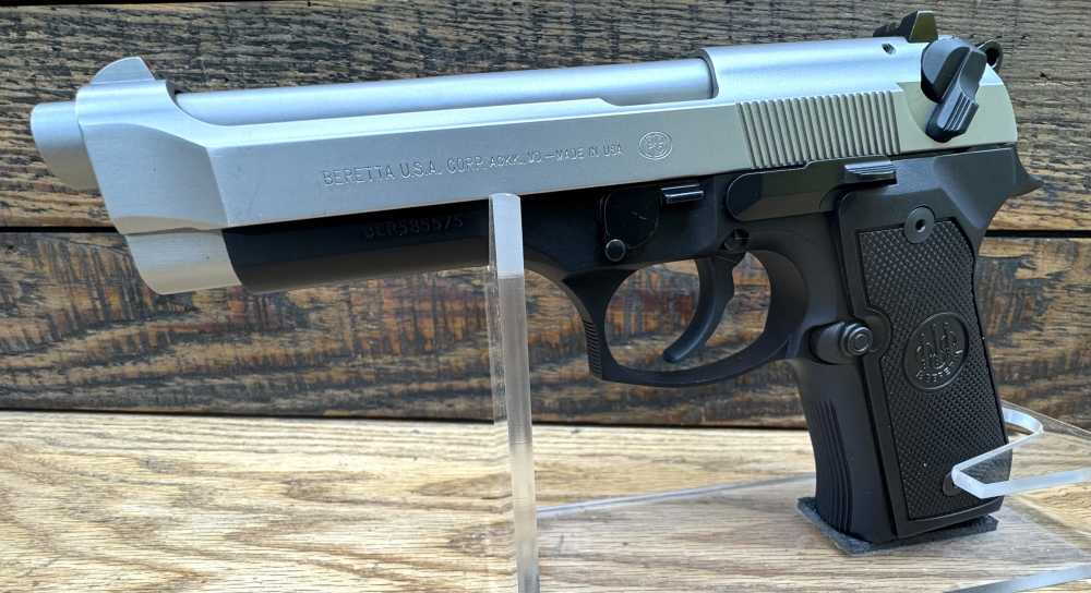 Beretta 92FS Double/Single-Action Semi-Auto Pistol-PENNY START! NO RESERVE!-img-1