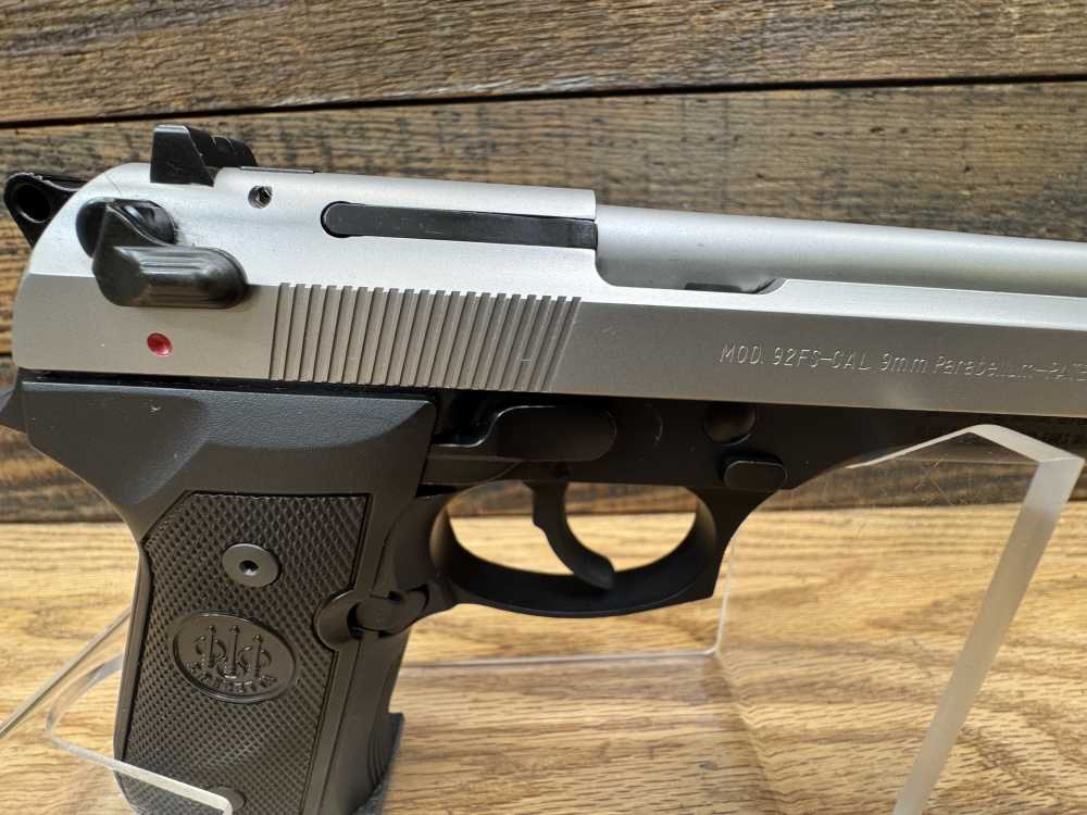 Beretta 92FS Double/Single-Action Semi-Auto Pistol-PENNY START! NO RESERVE!-img-19