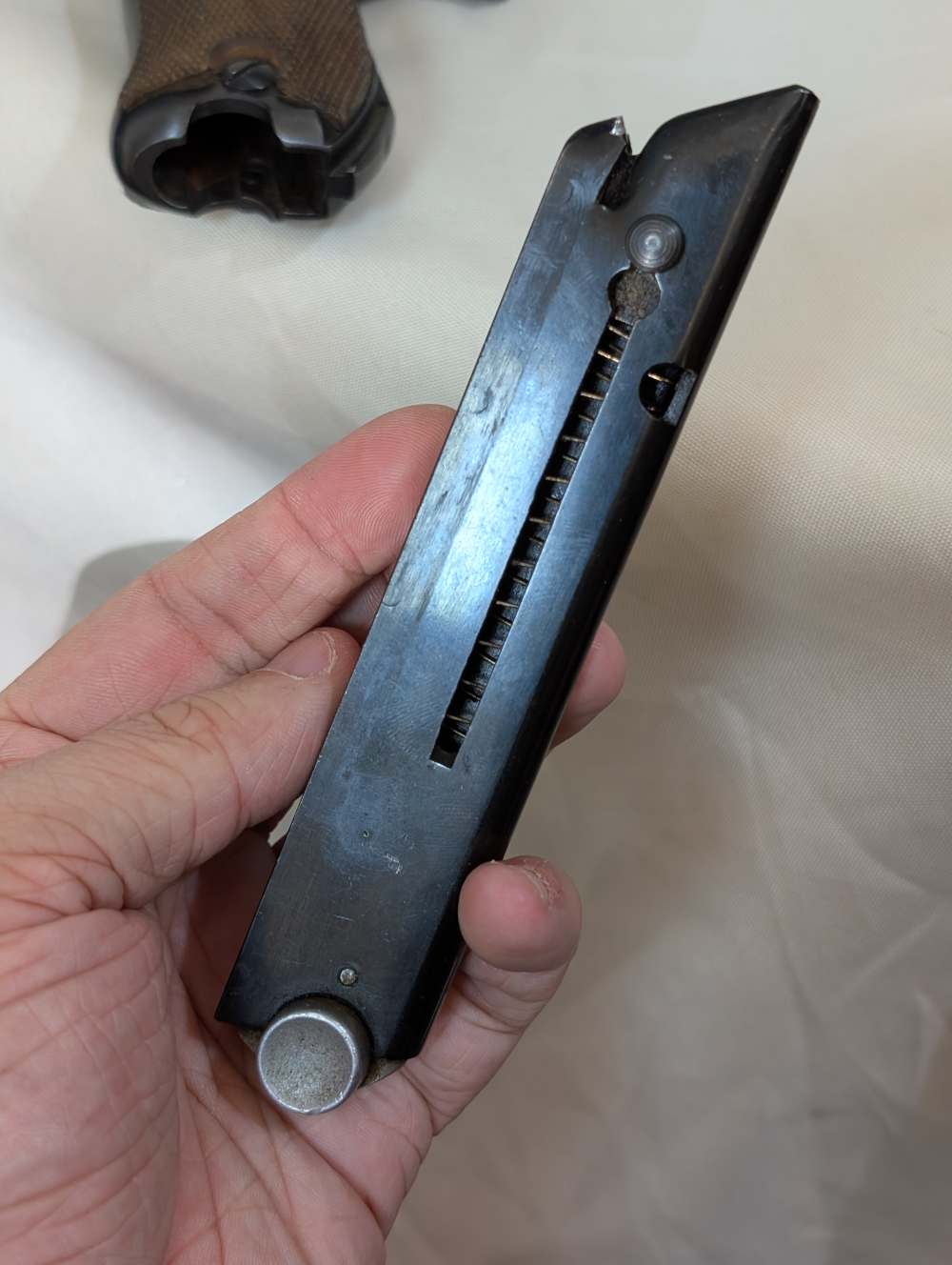 COLLECTOR: Mauser-Werke Luger with Erma/77 .22 kit-img-19