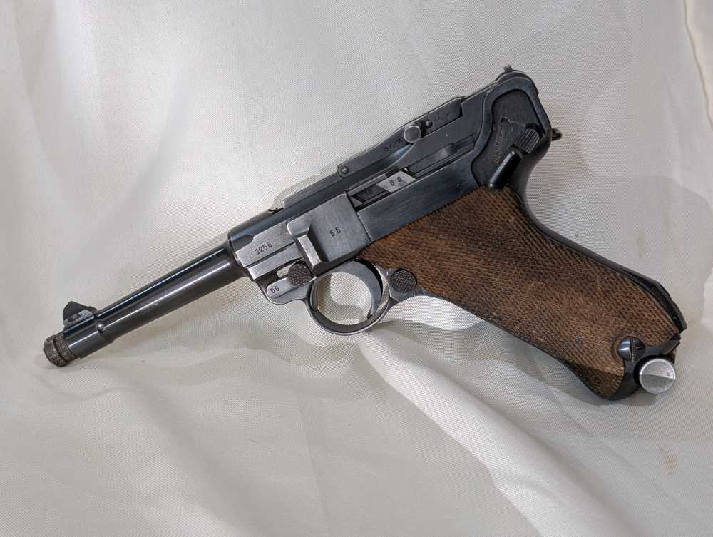 COLLECTOR: Mauser-Werke Luger with Erma/77 .22 kit-img-0