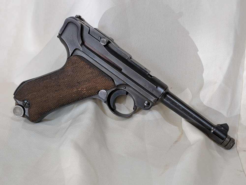COLLECTOR: Mauser-Werke Luger with Erma/77 .22 kit-img-12