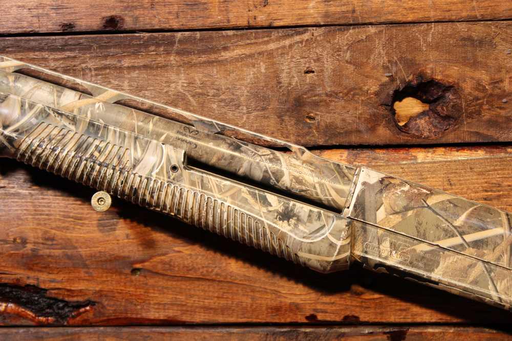Benelli SuperNova 12 gauge 3.5" Chamber 28" bbl Camo Wrap-img-12
