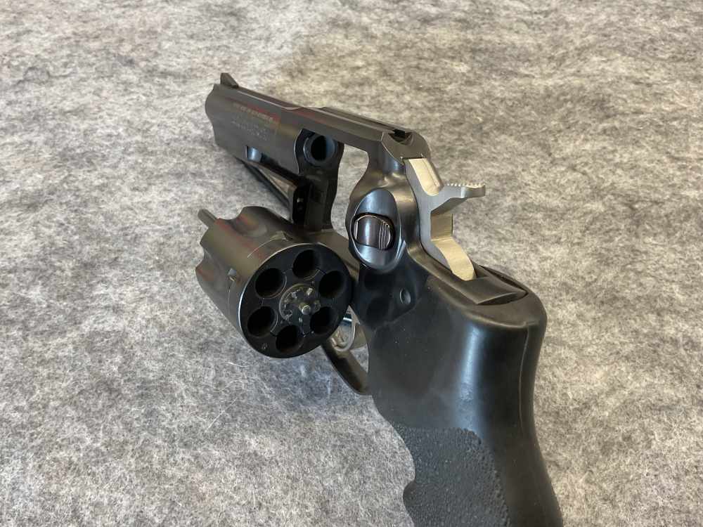 Ruger GP100 .38spl with original case and paperwork-img-6