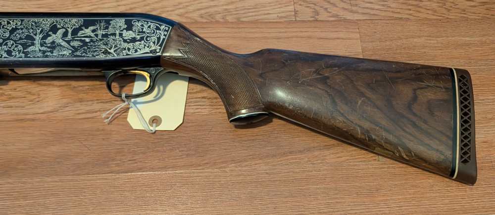 Ithaca 900 Semi Auto 12 Gauge Shotgun -img-1