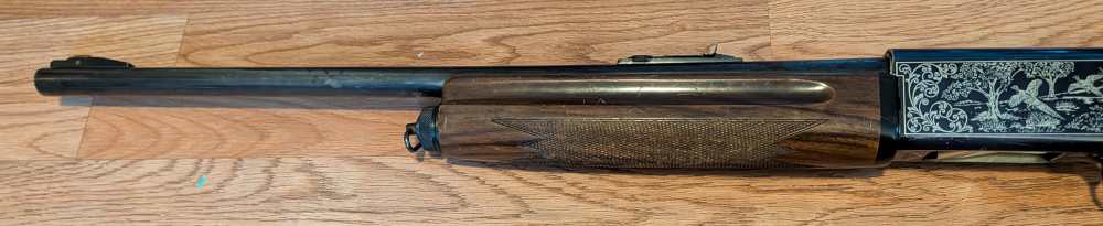 Ithaca 900 Semi Auto 12 Gauge Shotgun -img-3