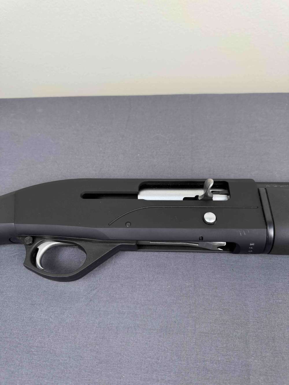 Mossberg SA-20 Semi-Auto shotgun chambered in 20 gauge-img-27