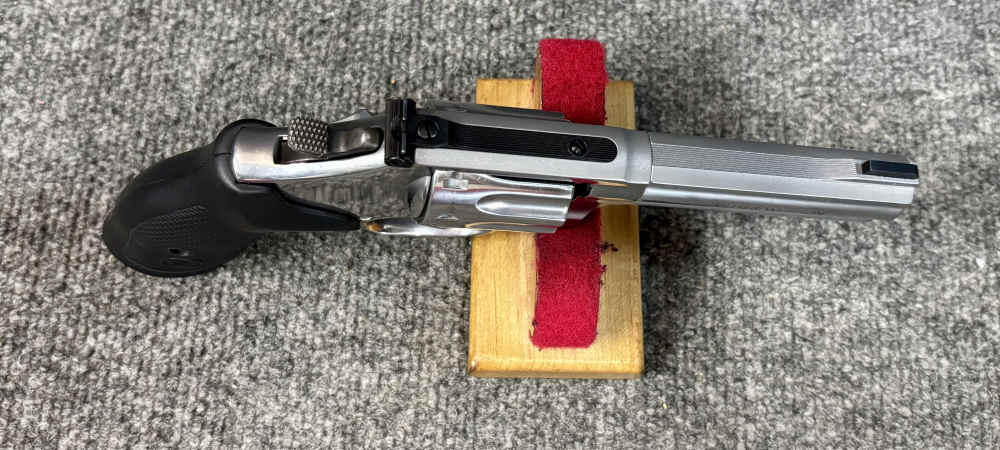 Smith & Wesson 617 -6  Ten Shot 22 LR with 4 inch barrel mint in box -img-4