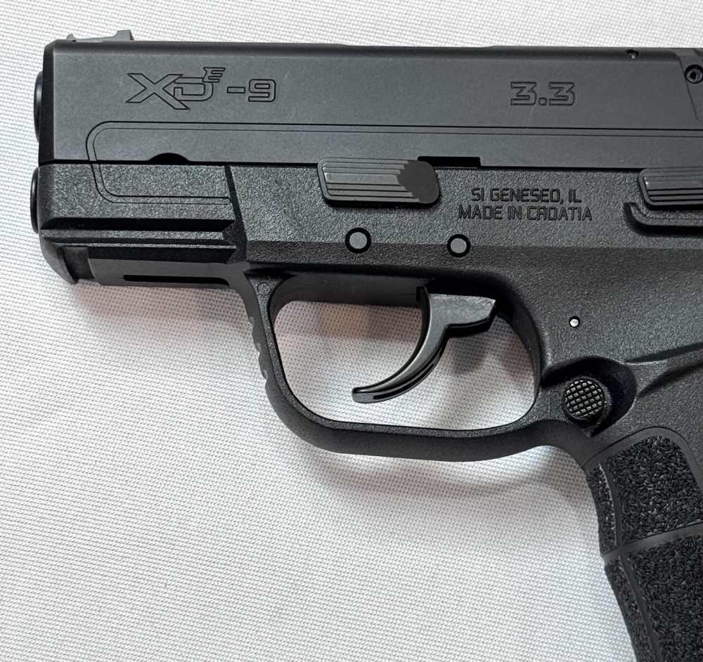 Springfield XD-E 3.3, 9mm, 4 Mags, Lightly Used!-img-2