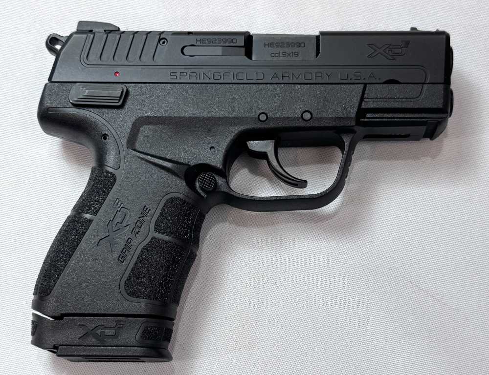 Springfield XD-E 3.3, 9mm, 4 Mags, Lightly Used!-img-9