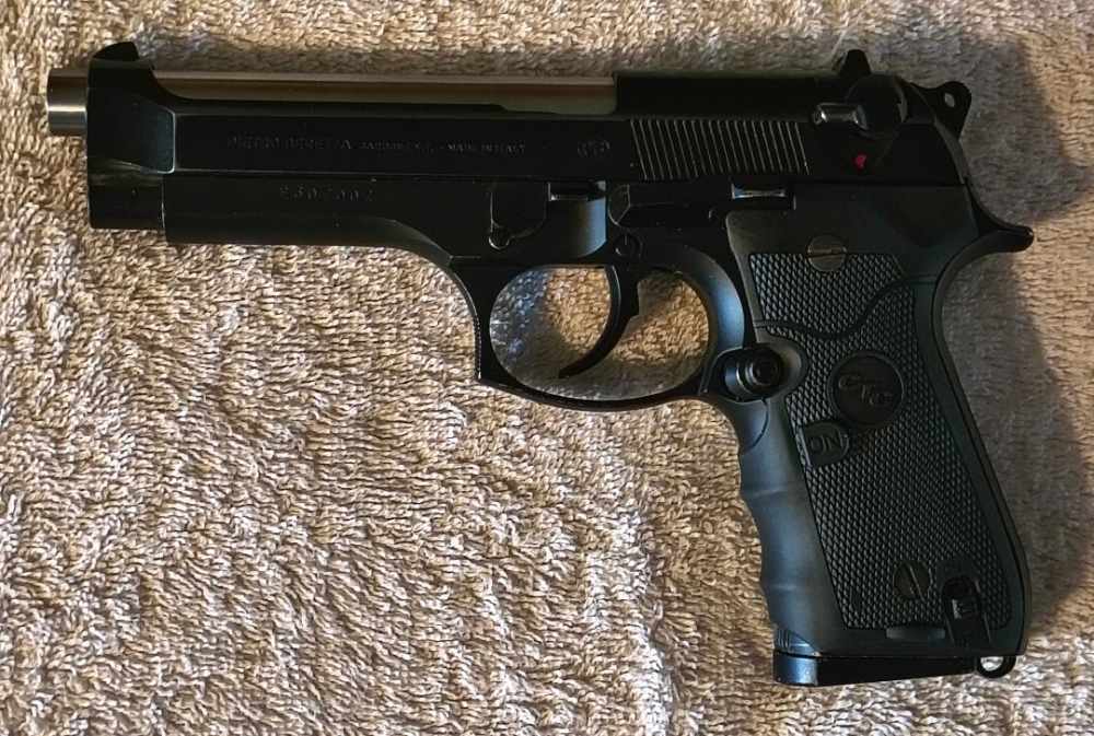  beretta 92fs 9mm semi auto pistol ,crimson trace ,  bar- sto bbl-img-0