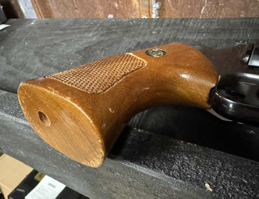 DAN WESSON .357 MAG WITH 6" BARREL, ORIG. BOX AND LEATHER HOLSTER-img-3