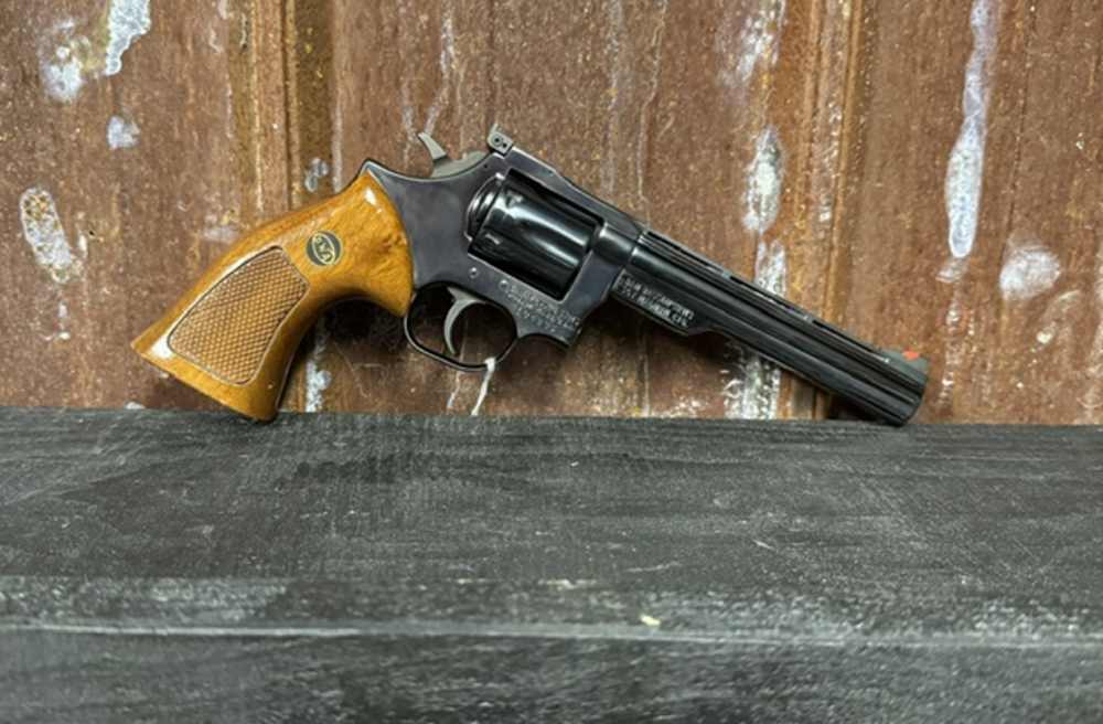 DAN WESSON .357 MAG WITH 6" BARREL, ORIG. BOX AND LEATHER HOLSTER-img-0