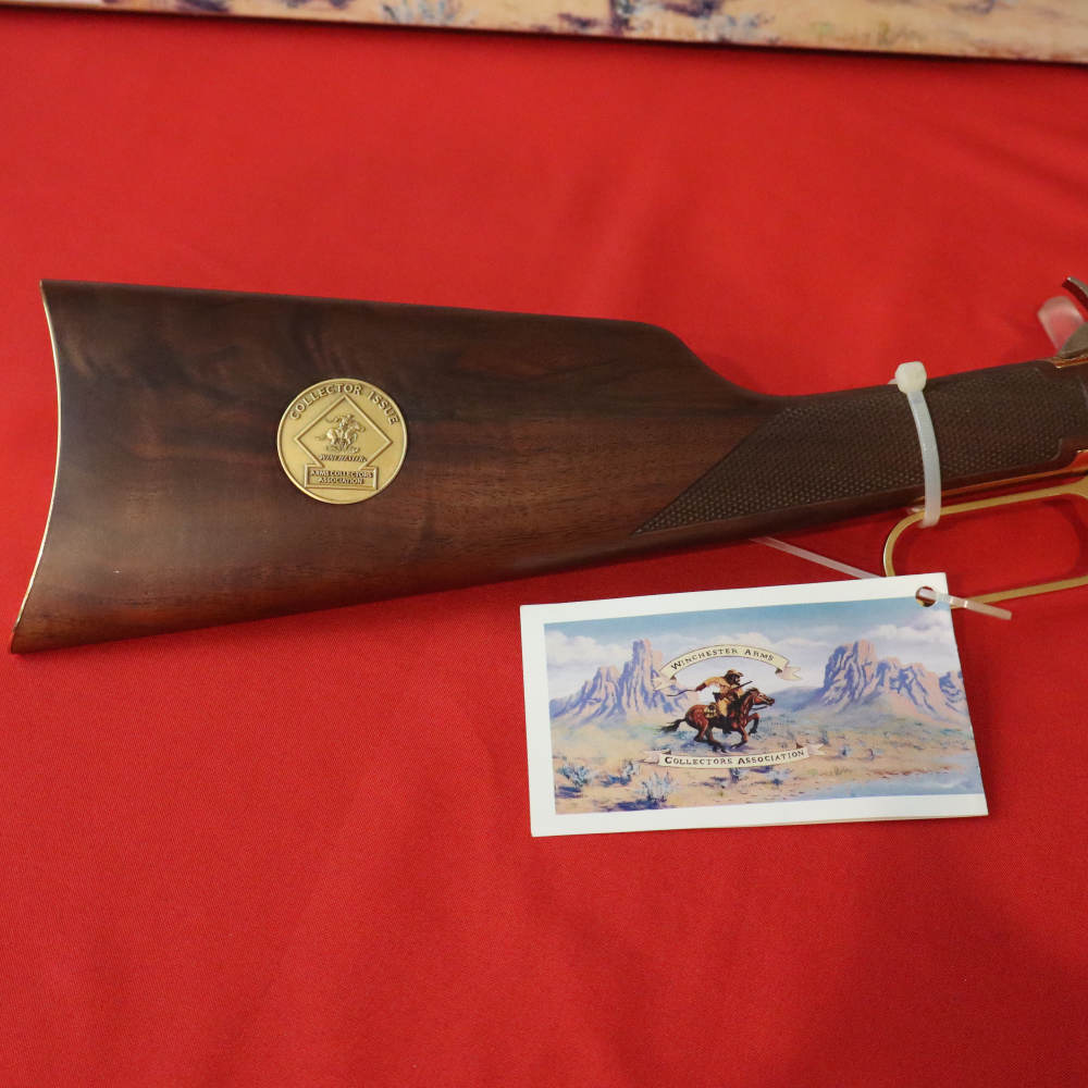 WINCHESTER 9422 WACA TRAPPER Gold Engraved-img-9