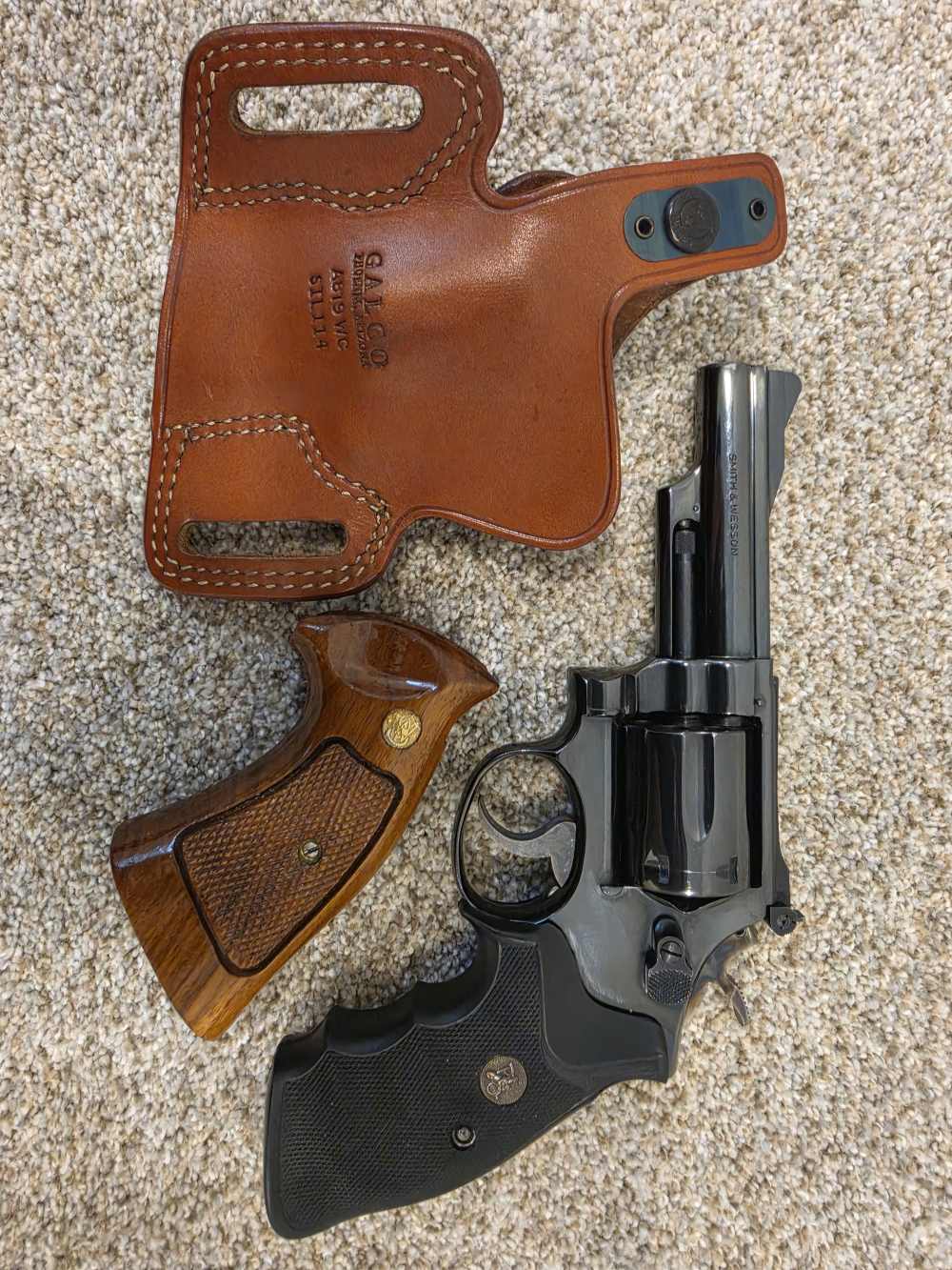 Smith and Wesson (S&W) Model 19-3 4" 357 Mag MFG 1973-img-1