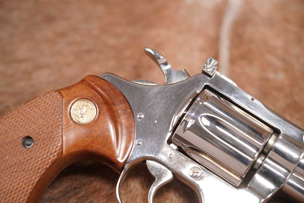 Colt Diamondback D5541 .38 Special 4" Nickel Double Action Revolver, 1977-img-9