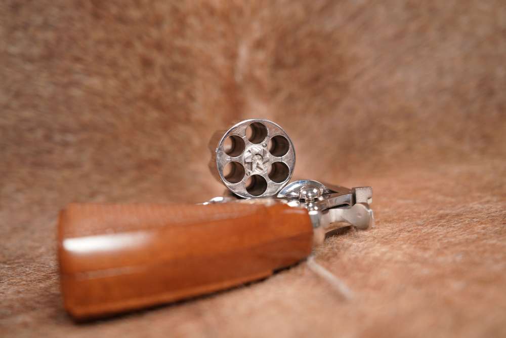 Colt Diamondback D5541 .38 Special 4" Nickel Double Action Revolver, 1977-img-11