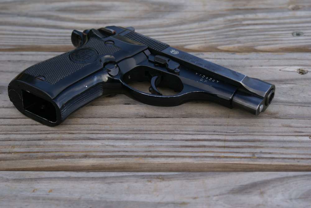 Beretta Model 84 BB .380ACP Pistol w/ 1 13rd Magazine -img-9