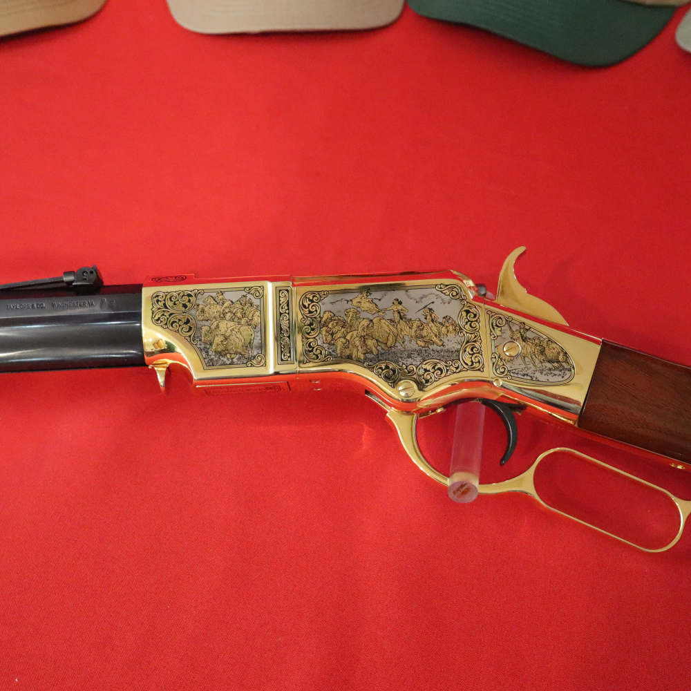 UBERTI-HENRY (1866 CARBIN) American  Buffalo Tribute "SPLITTING THE HERD"-img-6