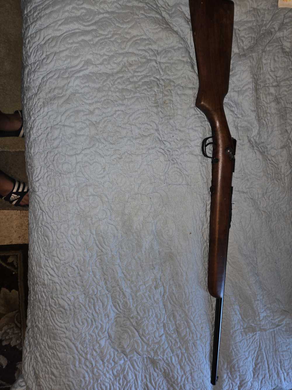 H&R Pal bolt action single shot rifle model 565 in 22lr caliber-img-9