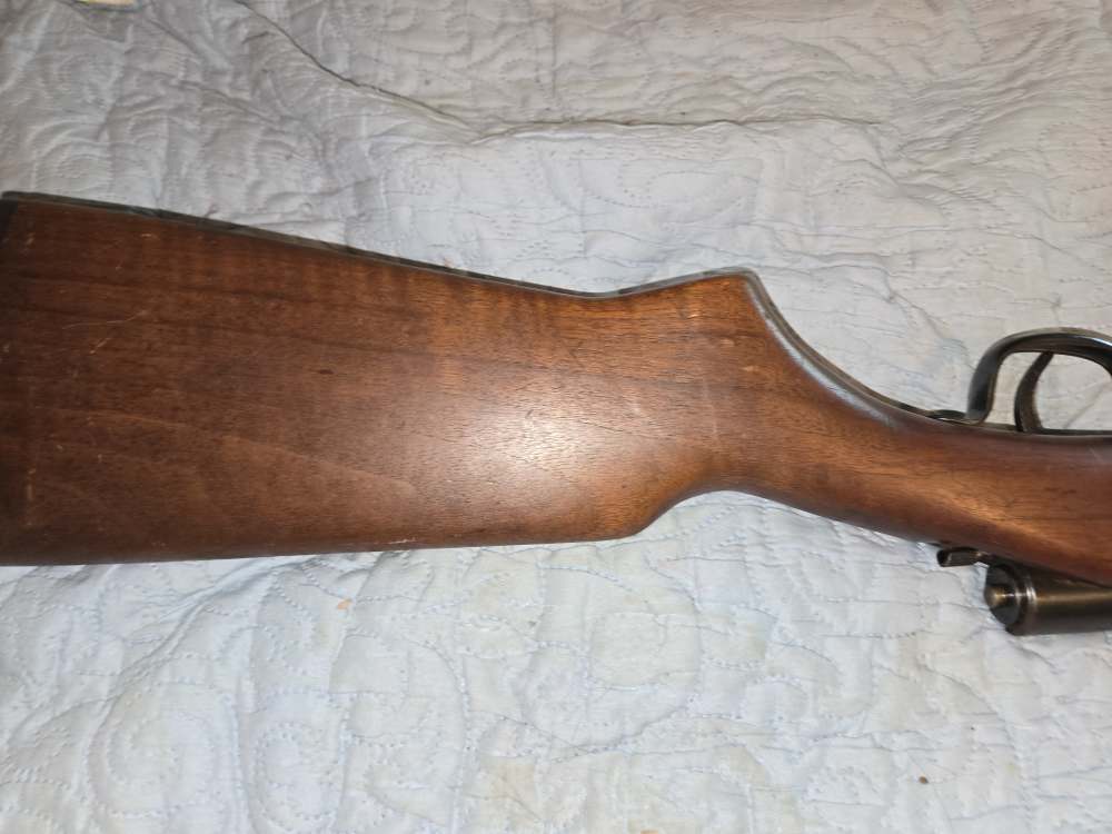 H&R Pal bolt action single shot rifle model 565 in 22lr caliber-img-4