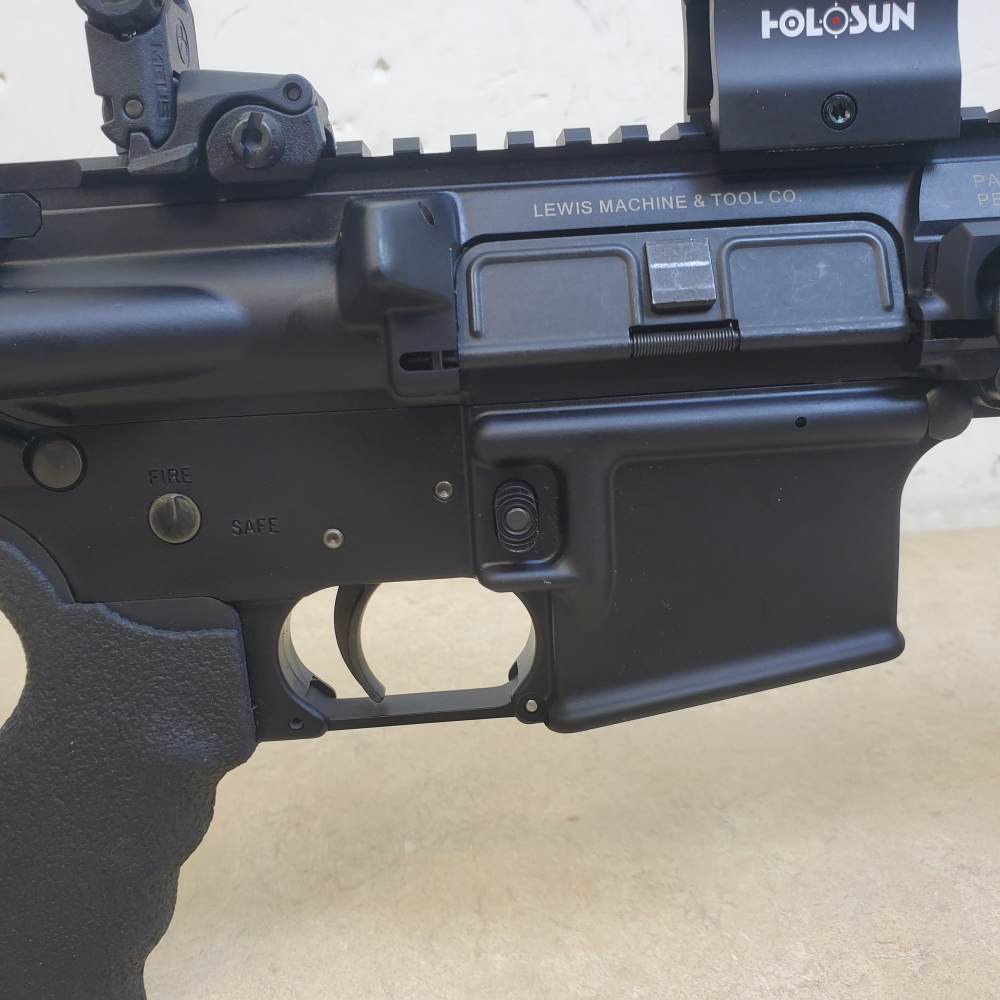 Lewis Machine & Tool LMT Defender 2000 5.56 AR-15 Rifle Holosun ACCS-img-23