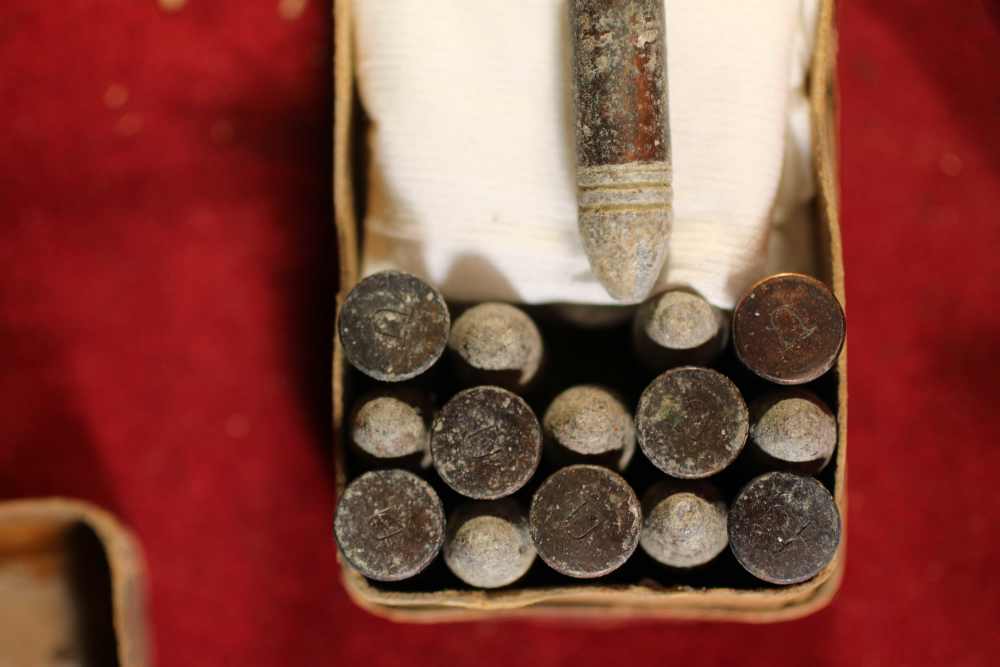 Union Metallic Arms .38 Long Rimfire - Antique box with 15 Rounds-img-2