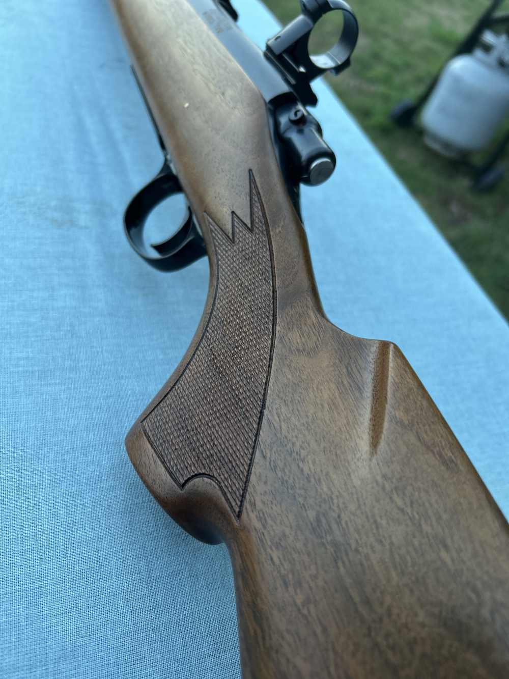 Remington 700 Classic .221 Fireball with rings and bases like new Condition-img-2