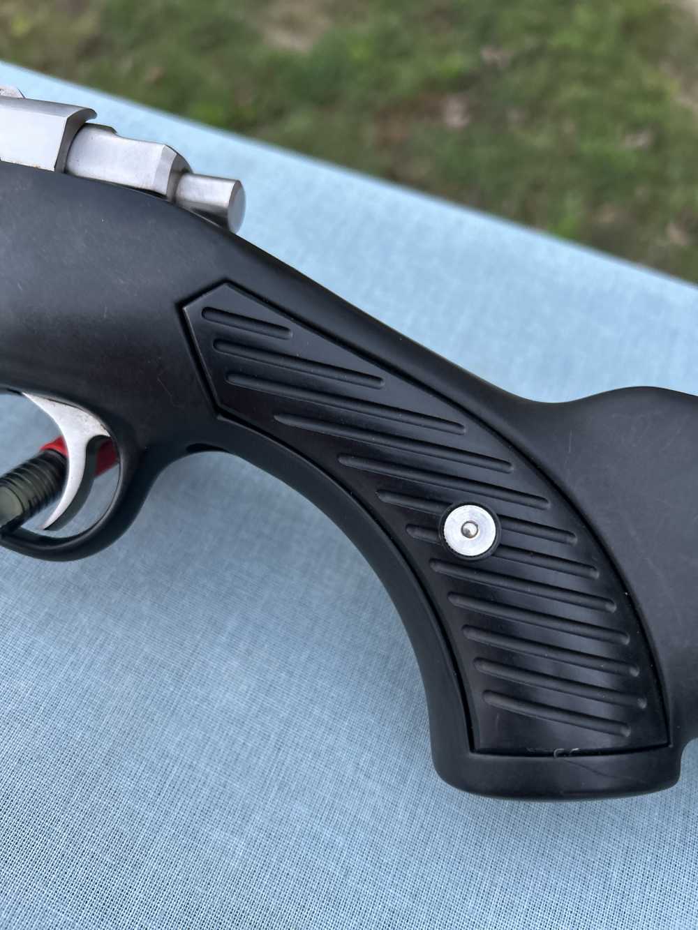 Ruger SS, 77/22 Magnum, rings included  in Excellent Condition-img-4