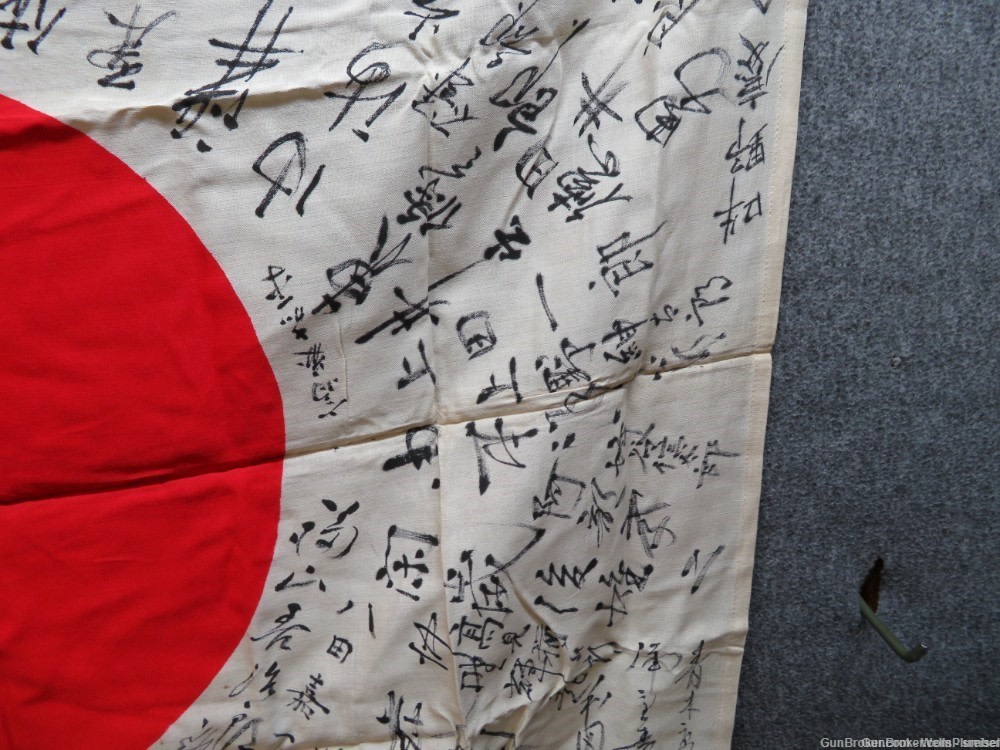 WWII JAPANESE HINOMARU SIGNED MEATBALL FLAG WITH KANJI CHARACTERS -img-7